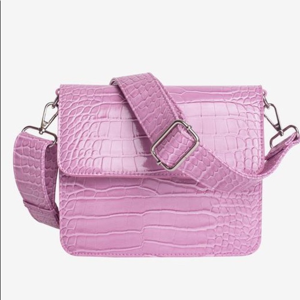 NWT Hvisk Cayman Bag (Unavailable in the USA)
